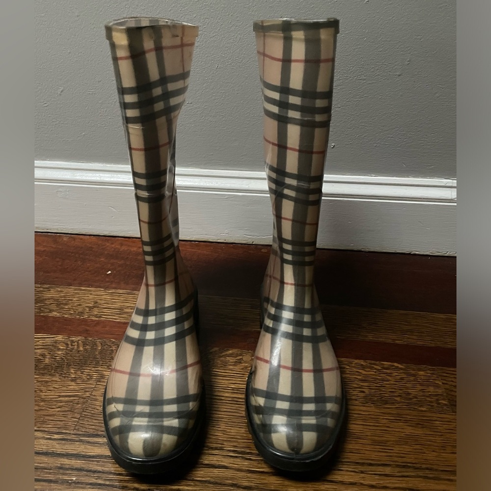 Burberry Rain Boots - Size 36 (US 6)
